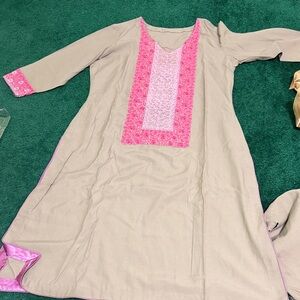 Pink and gray kameez set